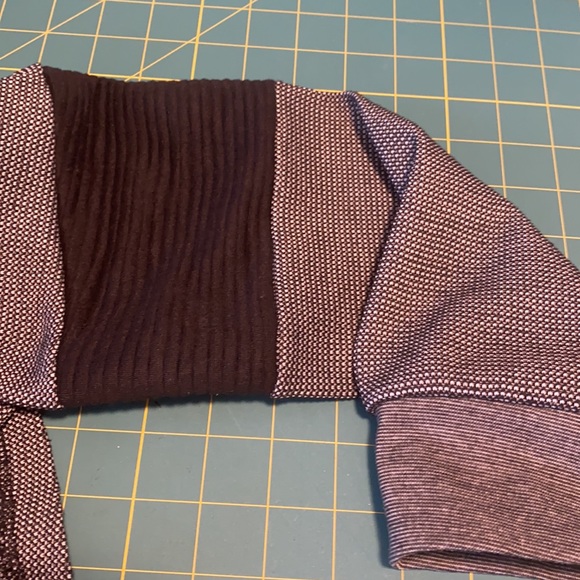 Men’s Amongst Others Hoodie. Size Large. - Picture 3 of 6